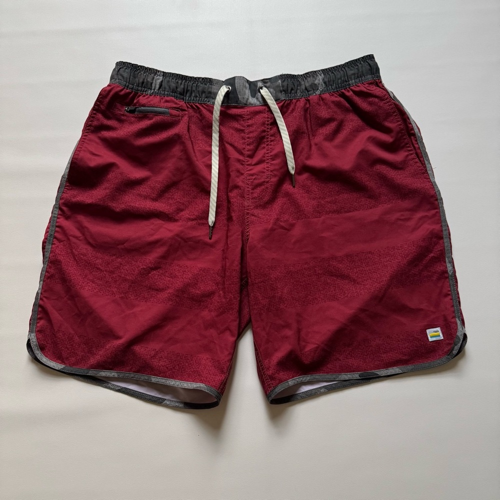 Vuori Kore Shorts Men's Maroon Lightweight Stretch Unlined Gym Athletic sz XL